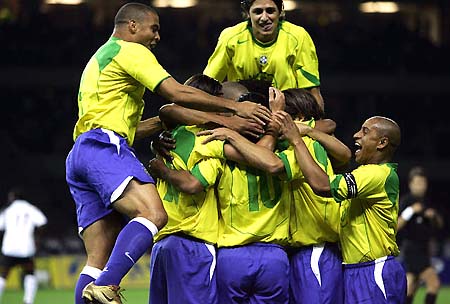 中的独特竞 中的独特竞