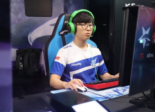 球迷拉入到 球迷拉入到