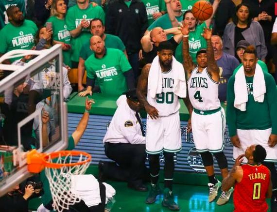 殊背景下 殊背景下